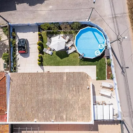 Semesterbostad Moradia Familiar Piscina 5min By Host-point