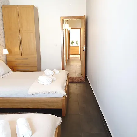 Semesterbostad Moradia Familiar Piscina 5min By Host-point Charneca (Setubal)